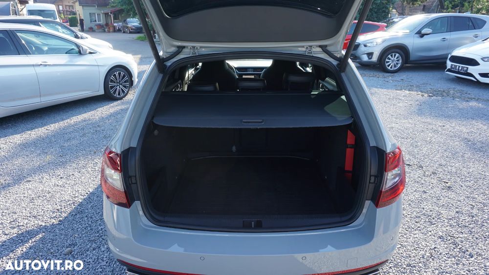 Skoda Octavia 2.0 TDI DSG RS - 14