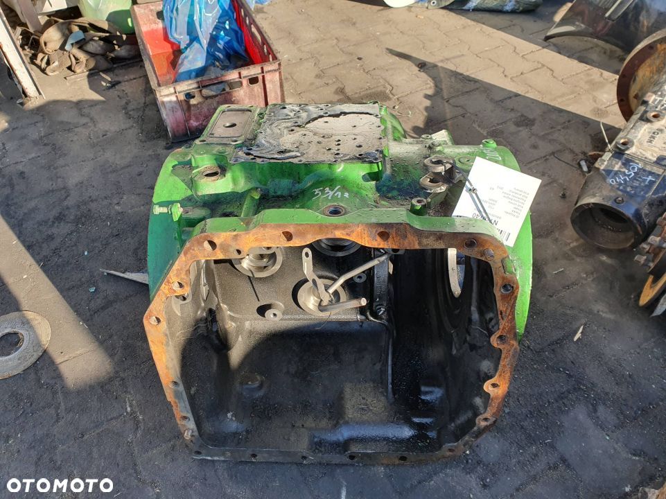 OBUDOWA SKRZYNI JOHN DEERE 5090M MOSTU REDUKTORA - 1
