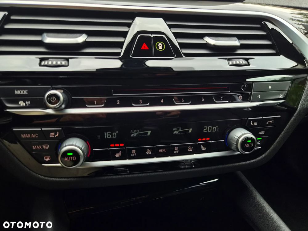 BMW Seria 5 530i Luxury Line - 17