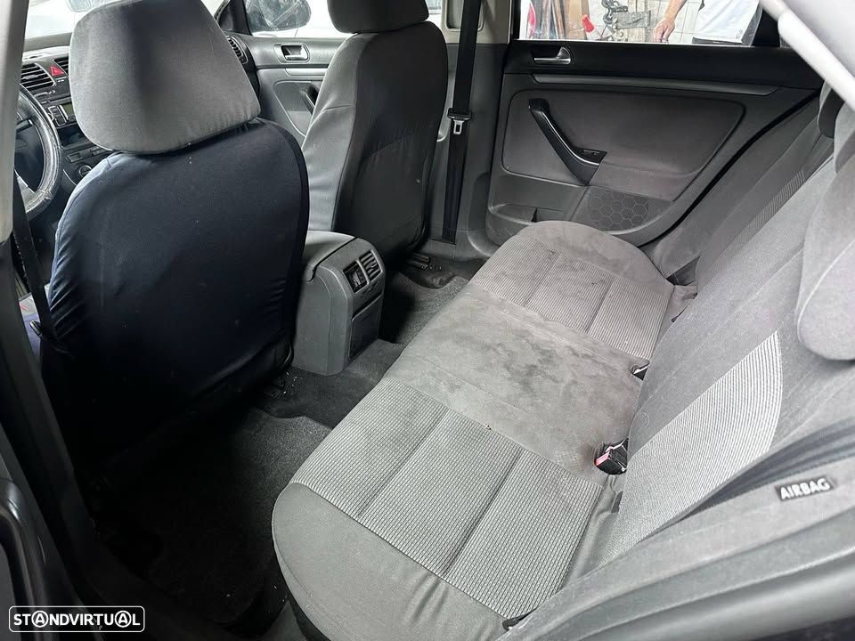 VW Jetta 1.9 TDi Confortline - 6