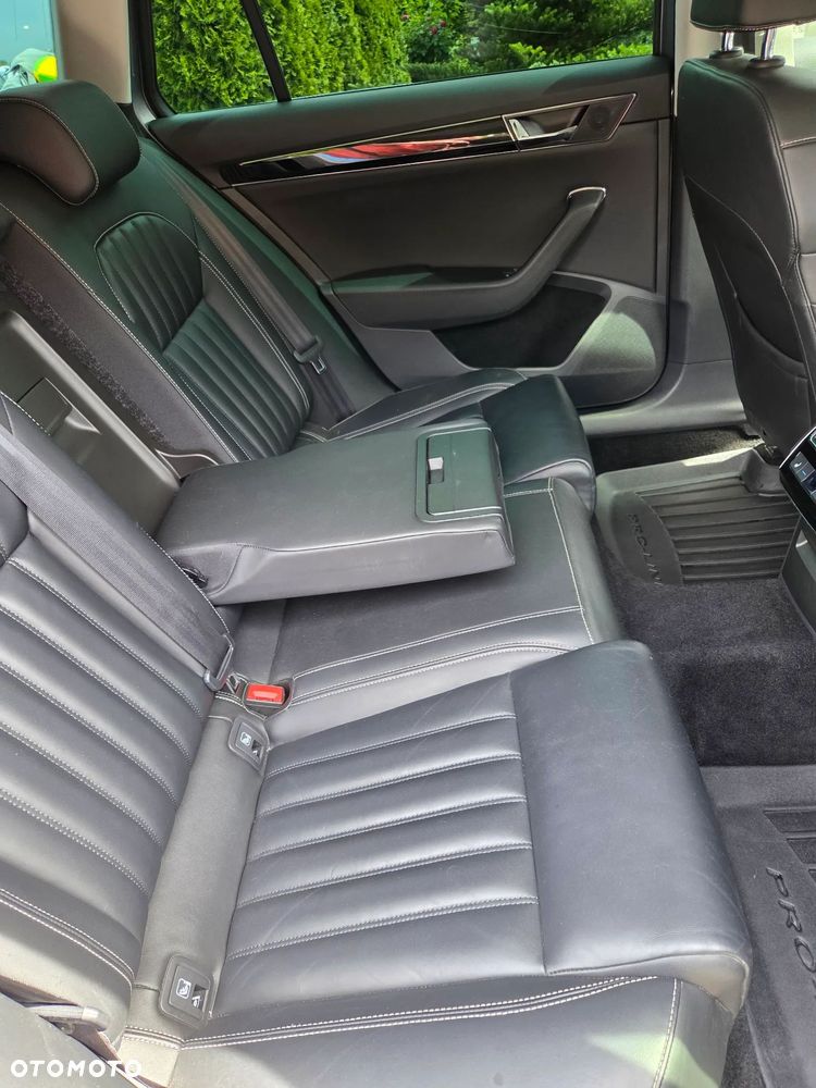 Skoda Superb 2.0 TDI L&K DSG - 11