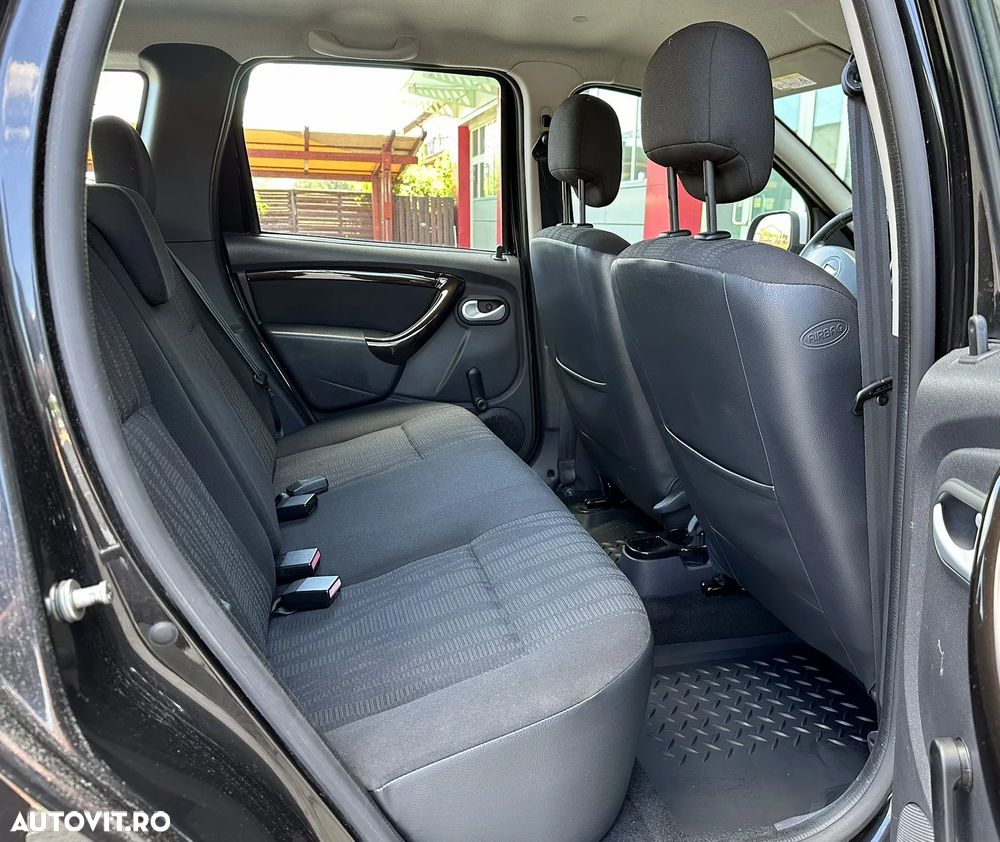 Dacia Duster 1.6 16V 4x4 Laureate - 26