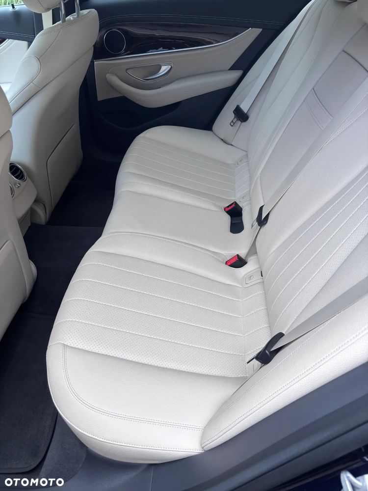 Mercedes-Benz Klasa E 200 Business Edition - 16