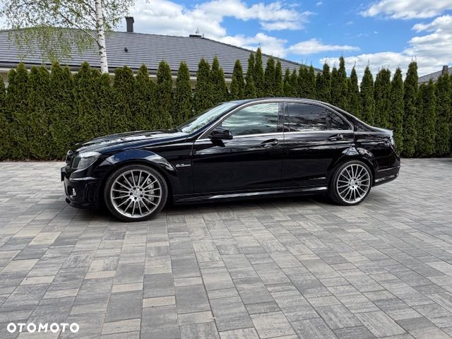 Mercedes-Benz Klasa C 63 AMG - 8