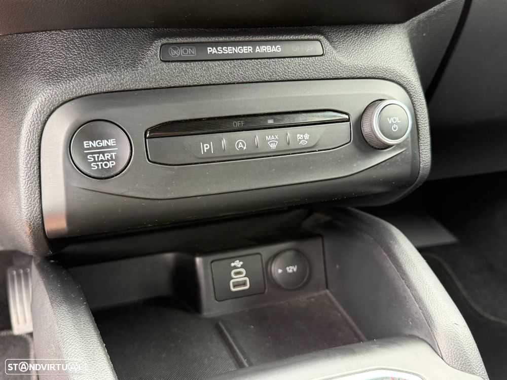 Ford Focus 1.0 EcoBoost MHEV ST-Line - 11