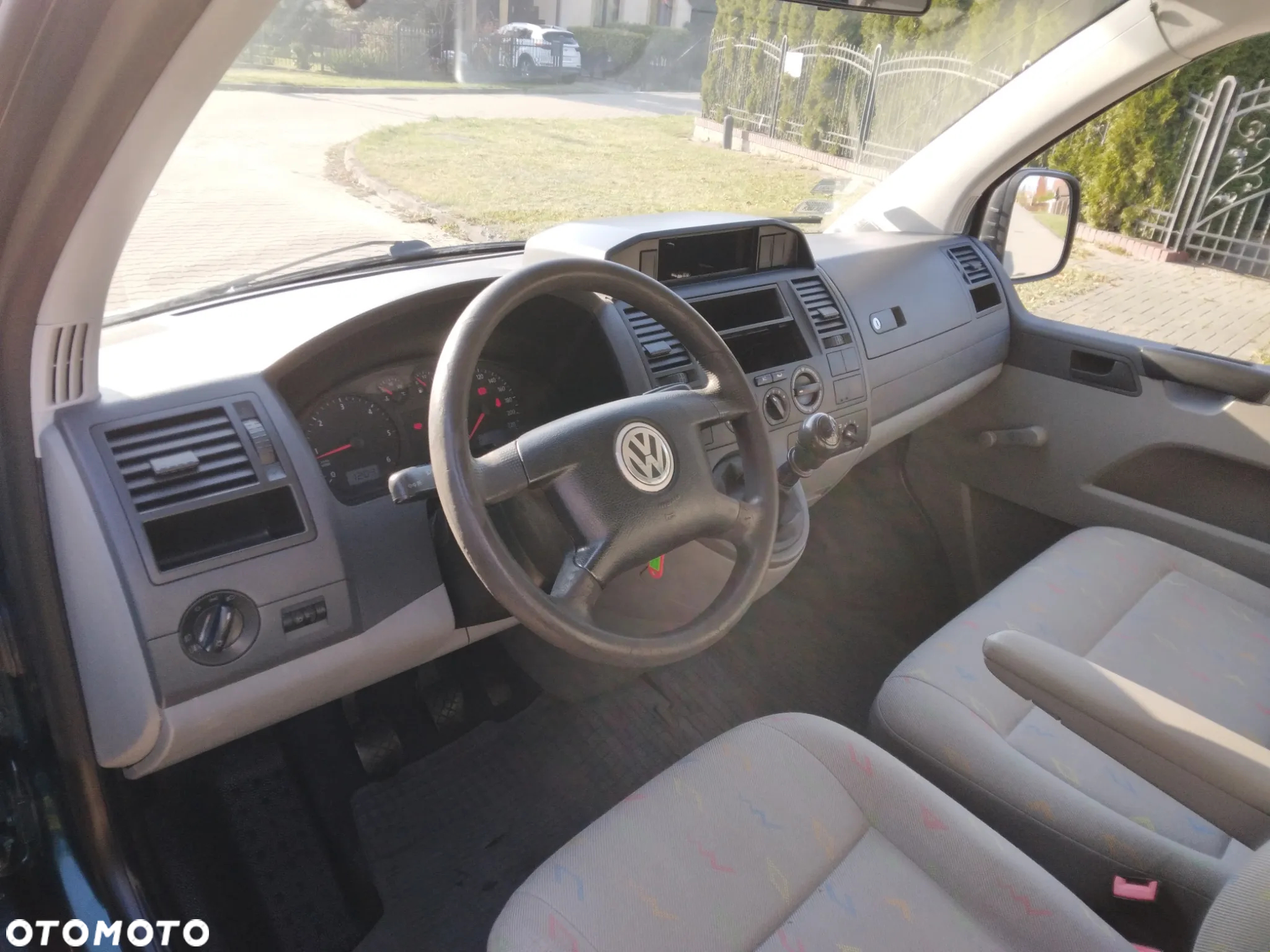 Volkswagen Caravelle - 7