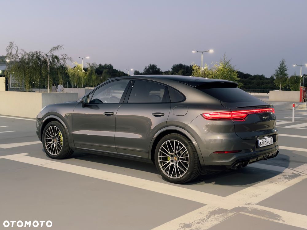 Porsche Cayenne E-Hybrid - 2
