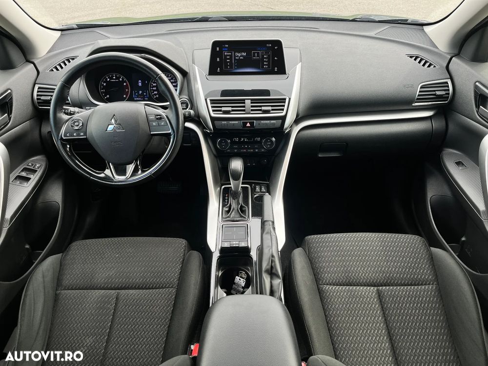 Mitsubishi Eclipse-Cross - 12