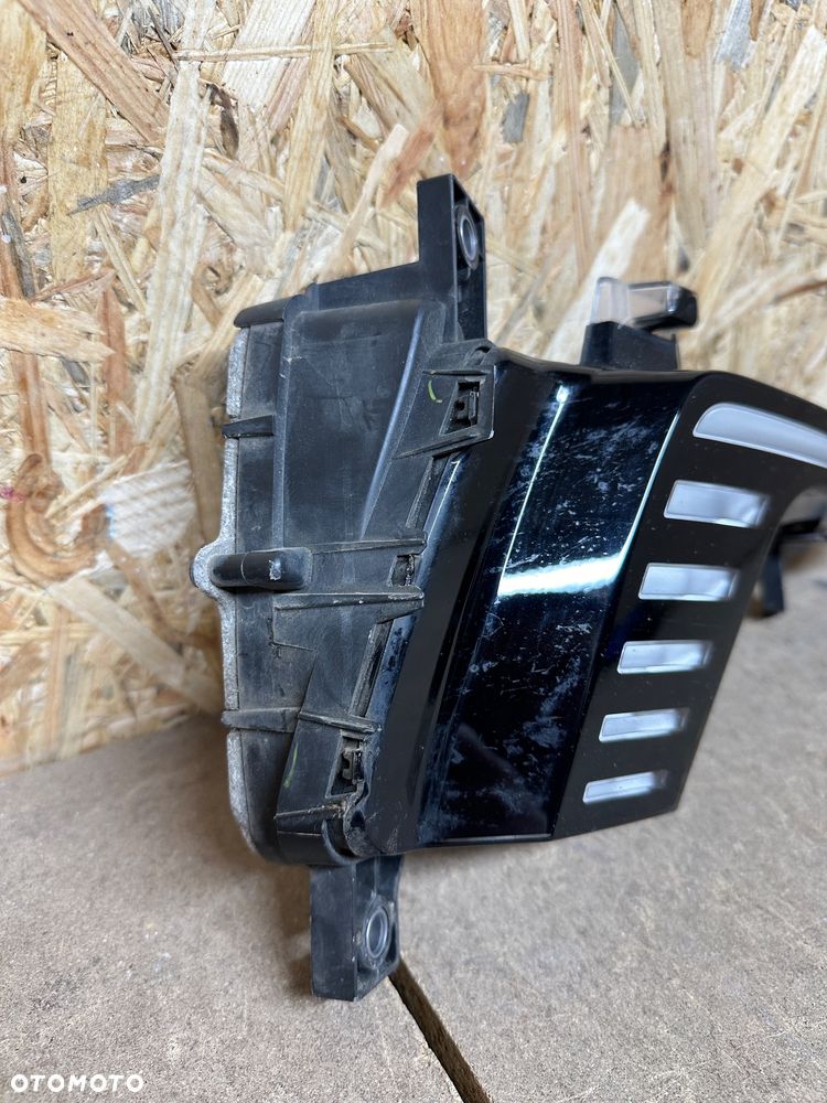 AUDI A3 8V E-TRON HALOGEN PRAWY DRL 8V0941056 - 4