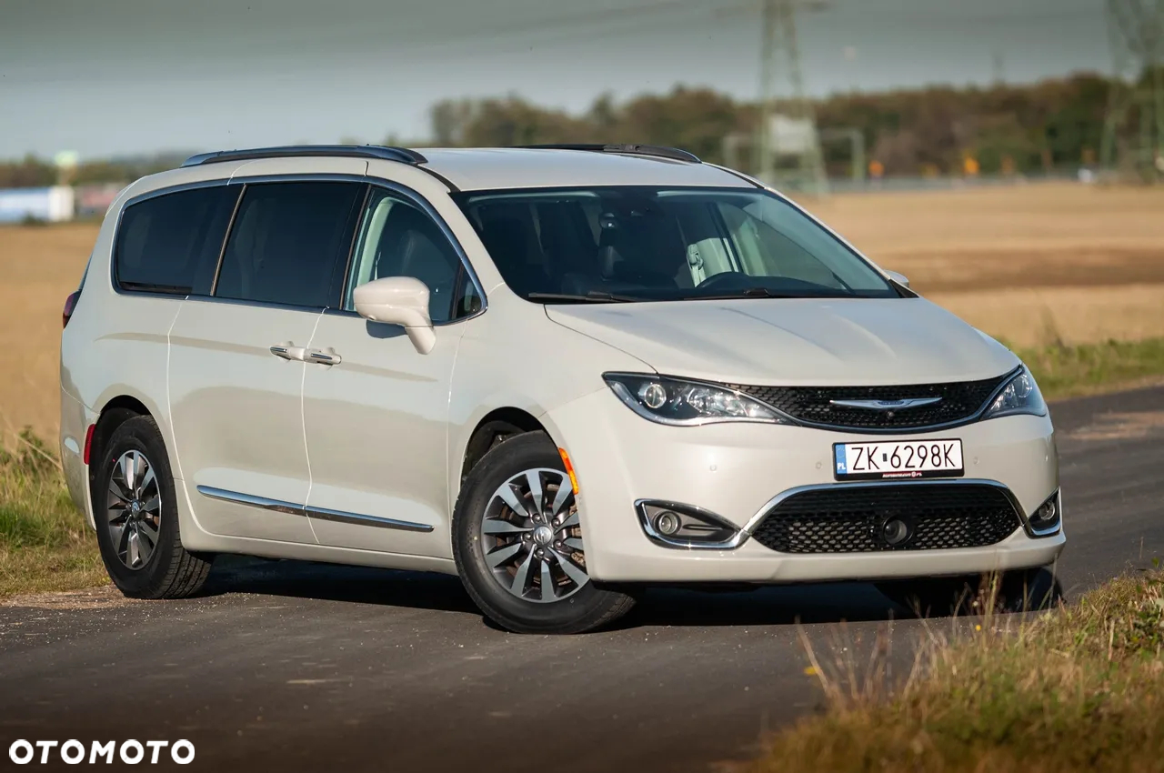 Chrysler Pacifica - 6