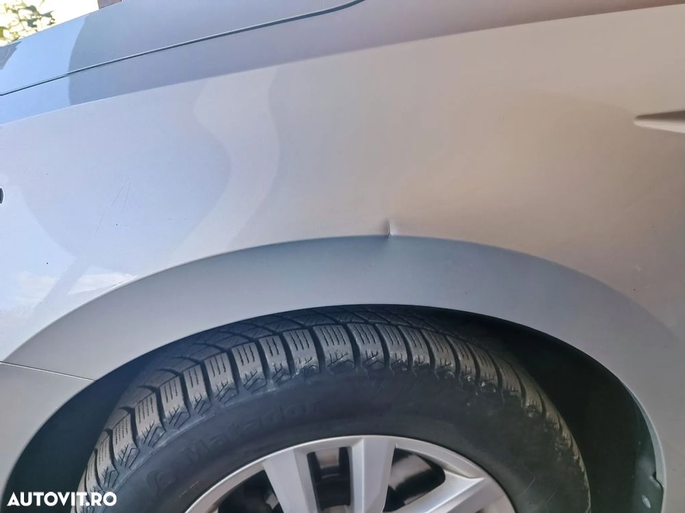 Volkswagen Touran 2.0 TDI SCR DSG Comfortline - 9