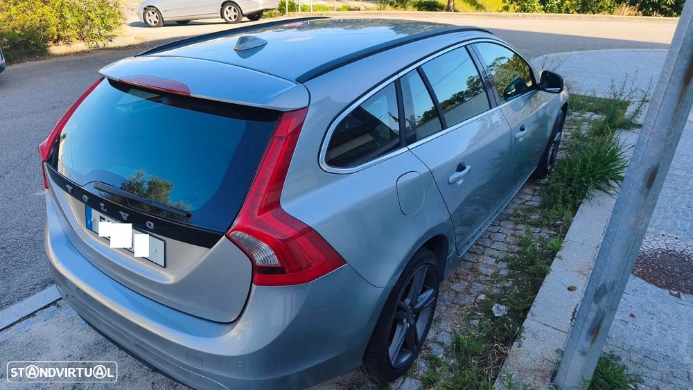 Volvo V60 2.0 D2 Momentum Drive - 4