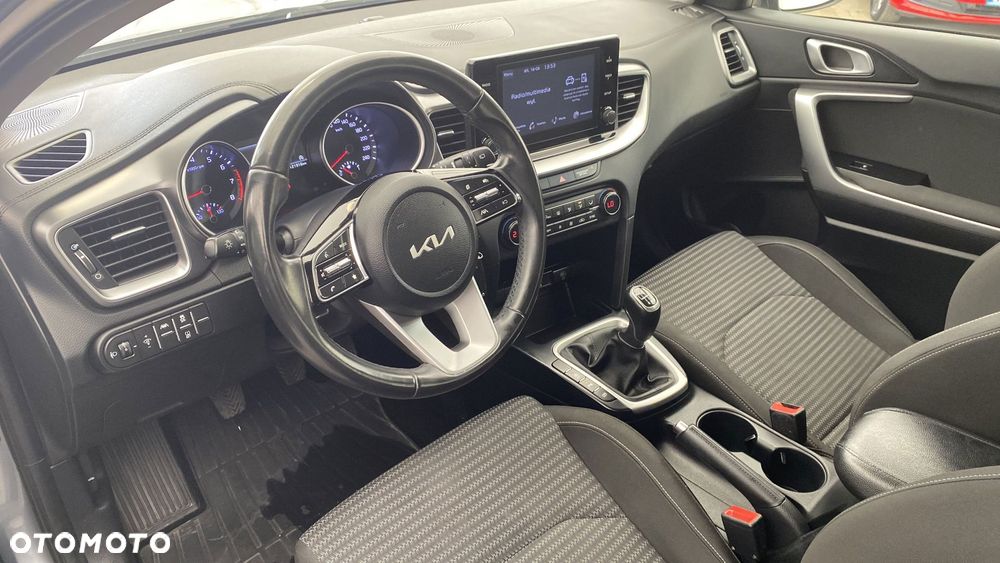 Kia Ceed 1.5 T-GDI M - 10
