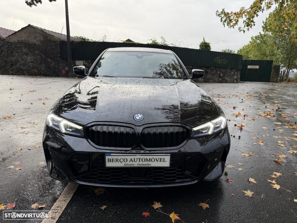 BMW 330 e Pack 50 anos M Auto - 4