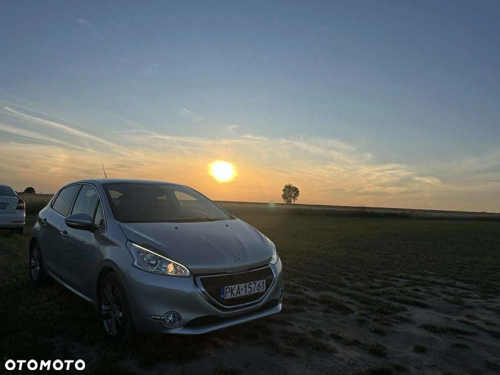 Peugeot 208 - 10