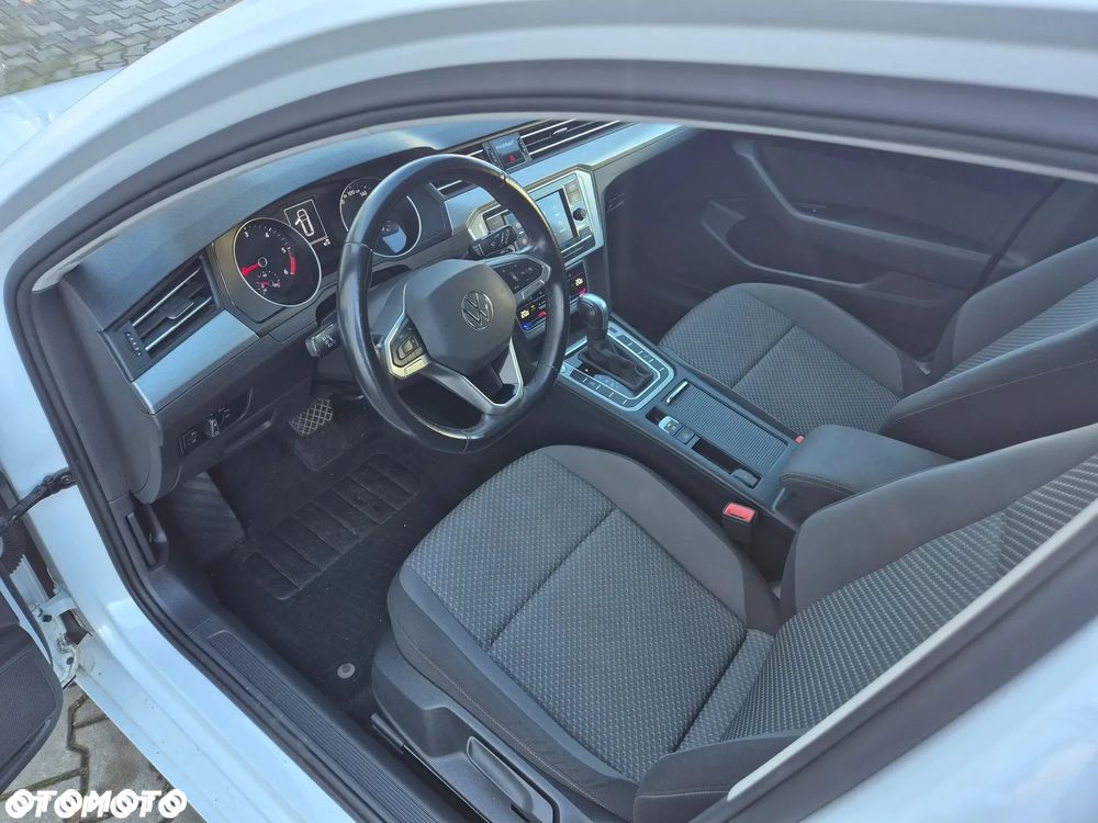 Volkswagen Passat Variant 2.0 TDI EVO Essence DSG - 14