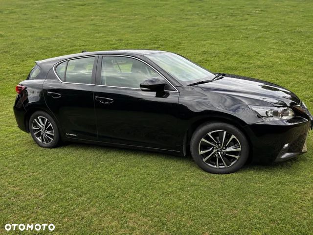 Lexus CT - 3
