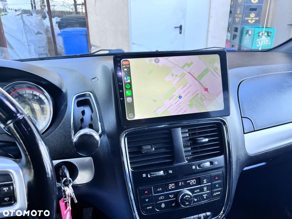 Dodge Grand Caravan - 12