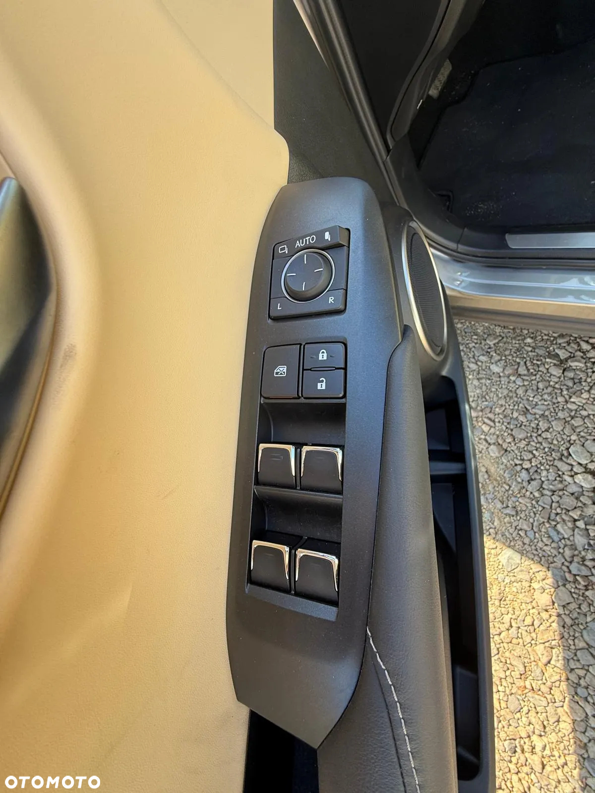 Lexus NX 300h Comfort AWD - 12