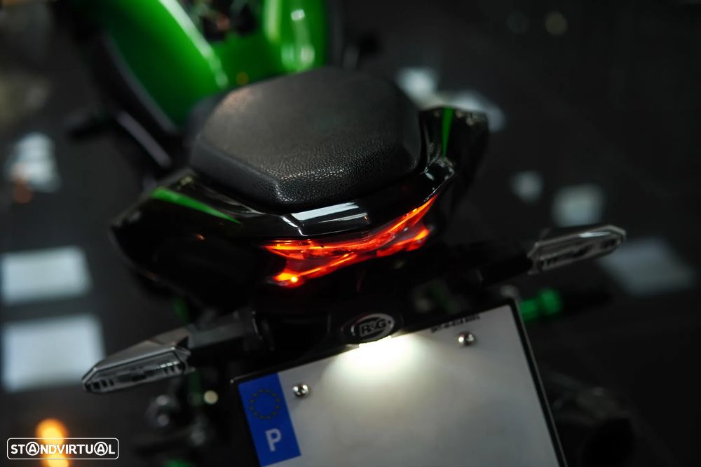 Kawasaki ZR 900 Akrapovic Full Titanium - 31