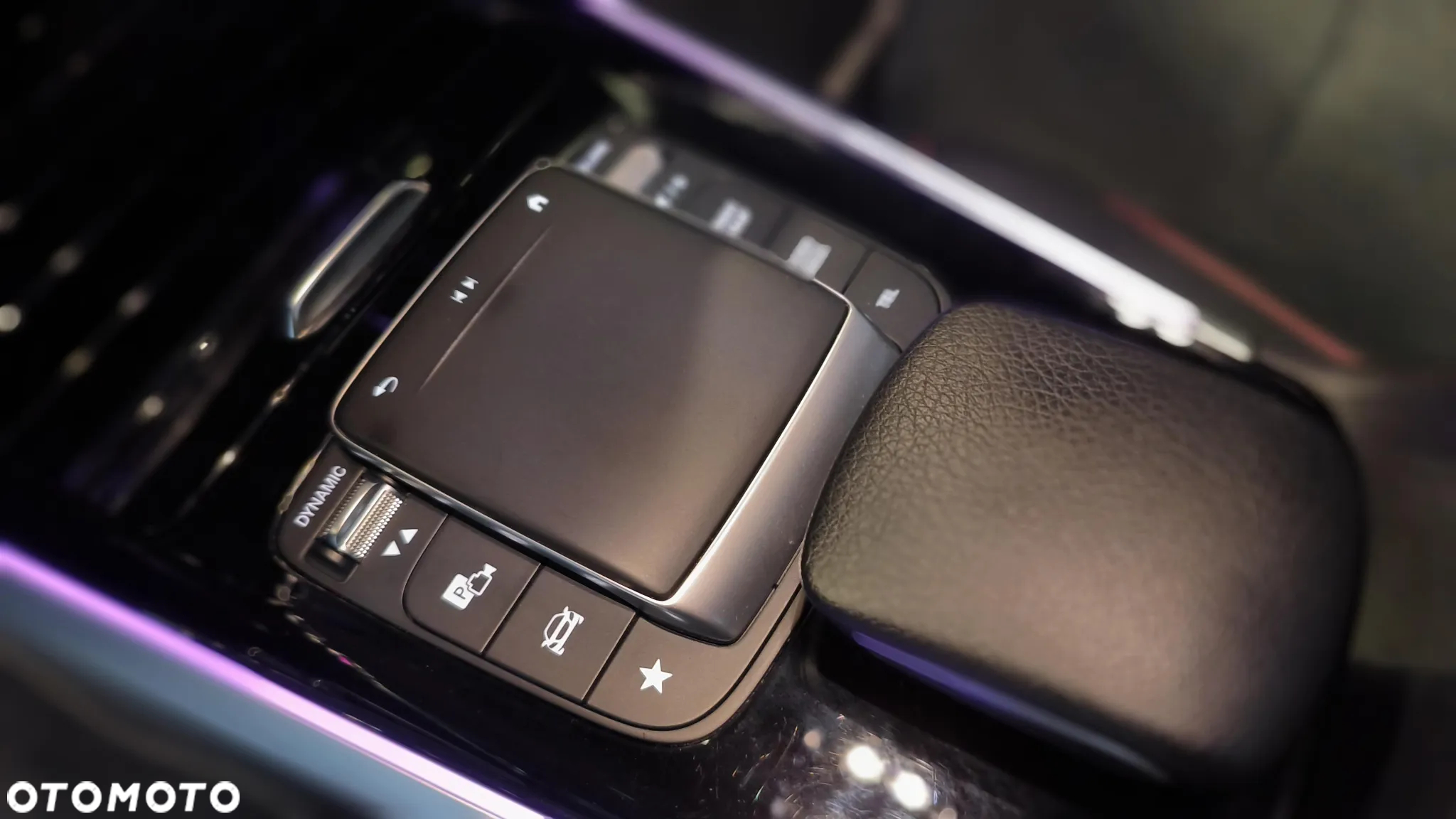 Mercedes-Benz GLB 200 d AMG Line 8G-DCT - 17