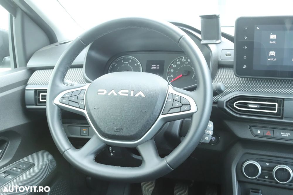 Dacia Logan TCe 90 MT6 Journey - 17