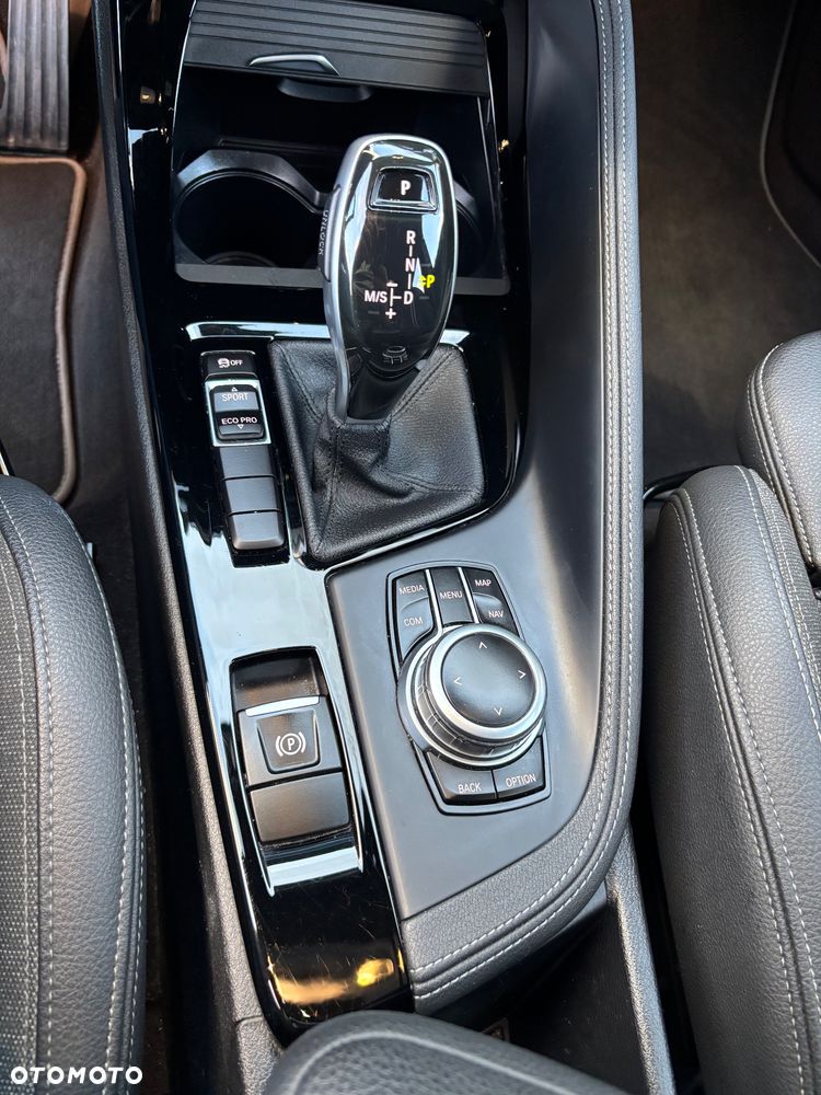 BMW X1 sDrive18d Sport Line - 28