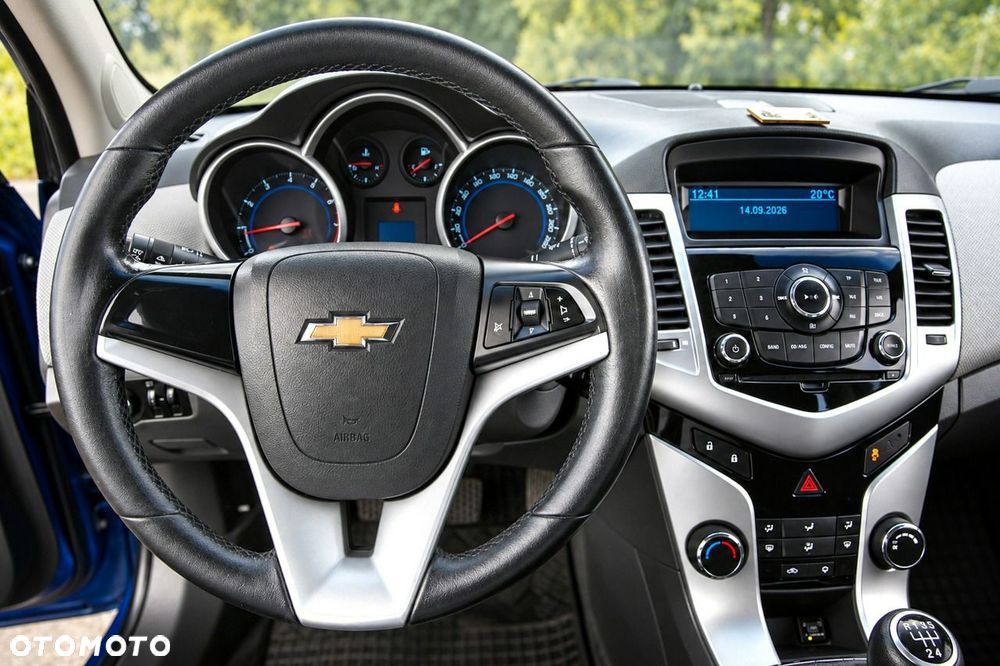 Chevrolet Cruze 1.6 LS - 11