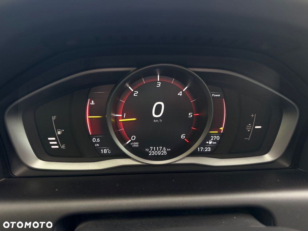 Volvo XC 60 D3 Drive-E Ocean Race - 13