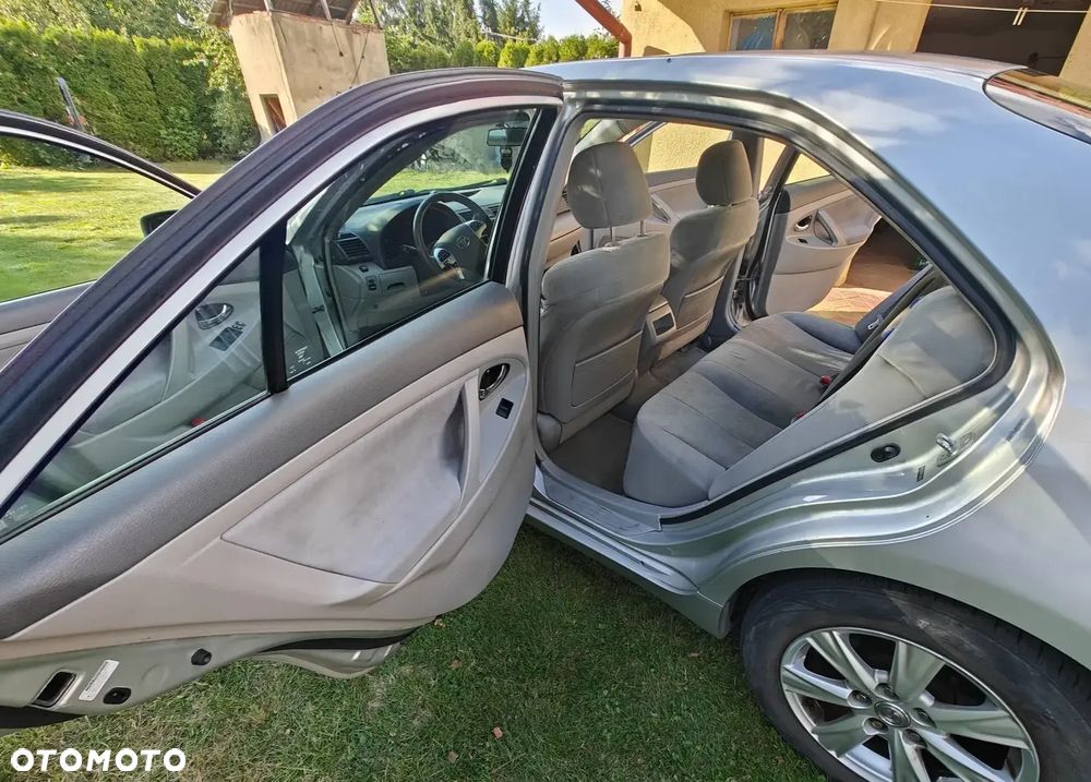 Toyota Camry 2.4 SE - 11