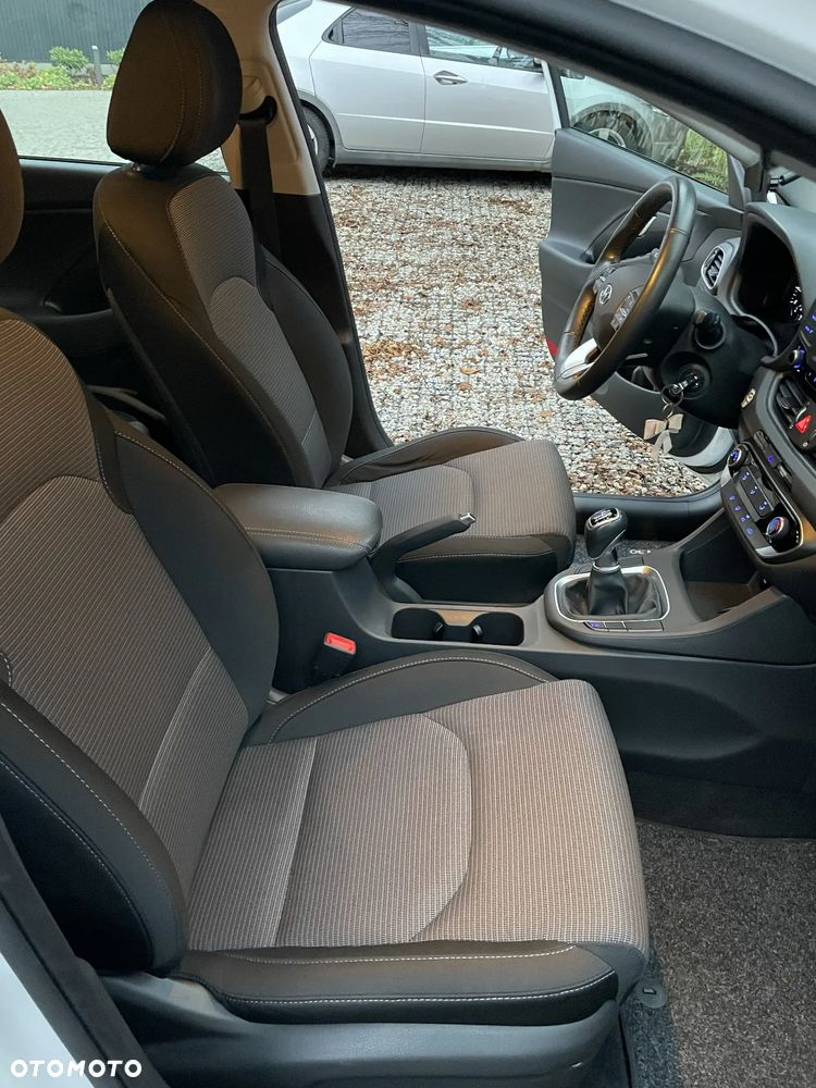 Hyundai i30 1.4 Classic + - 16