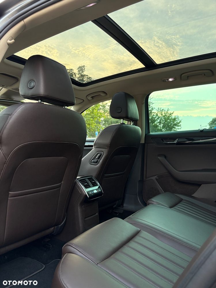 Skoda Superb 2.0 TDI Premium Edition - 31