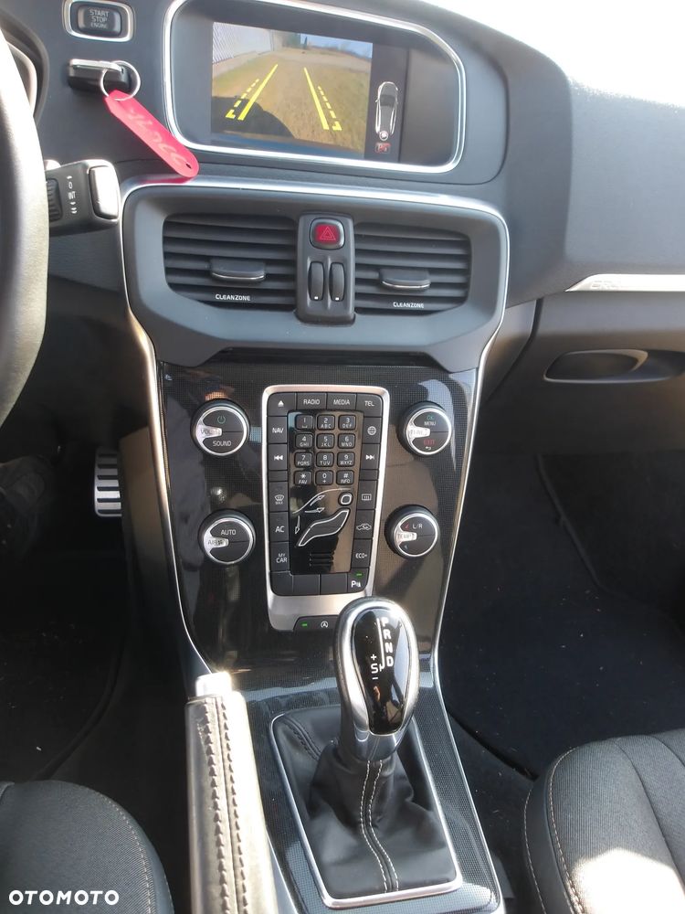 Volvo V40 T3 Drive-E Momentum - 13