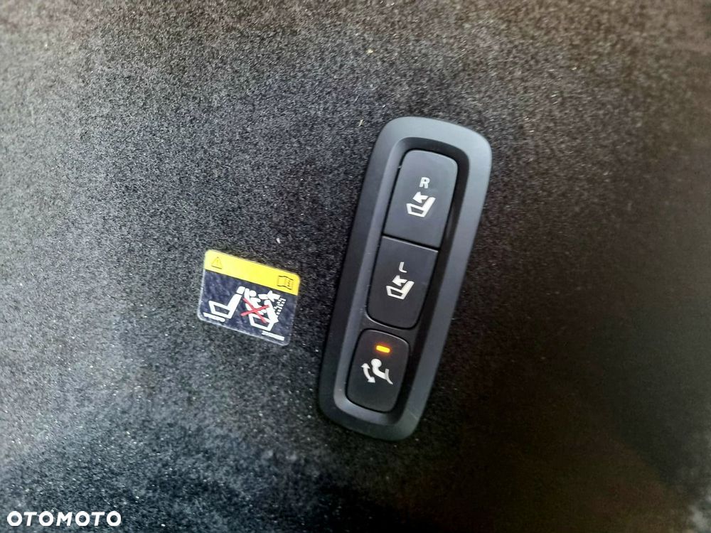 Volvo V60 D4 Geartronic R-Design - 18
