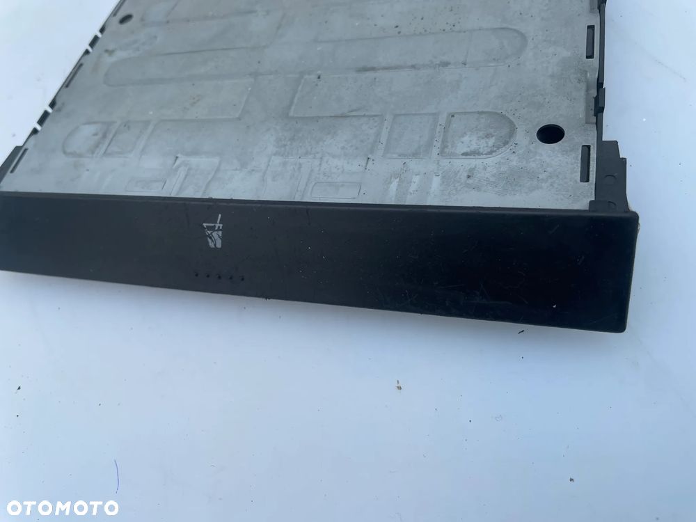 UCHWYT NA KUBKI NAPOJE VW GOLF IV 1J0858601 - 3