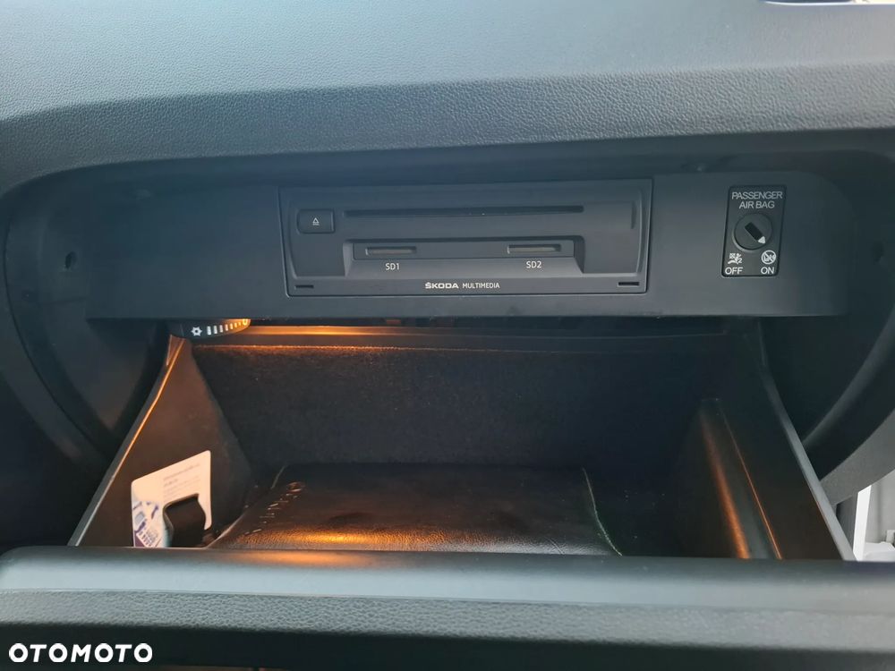 Skoda Octavia 2.0 TDI DSG RS - 26