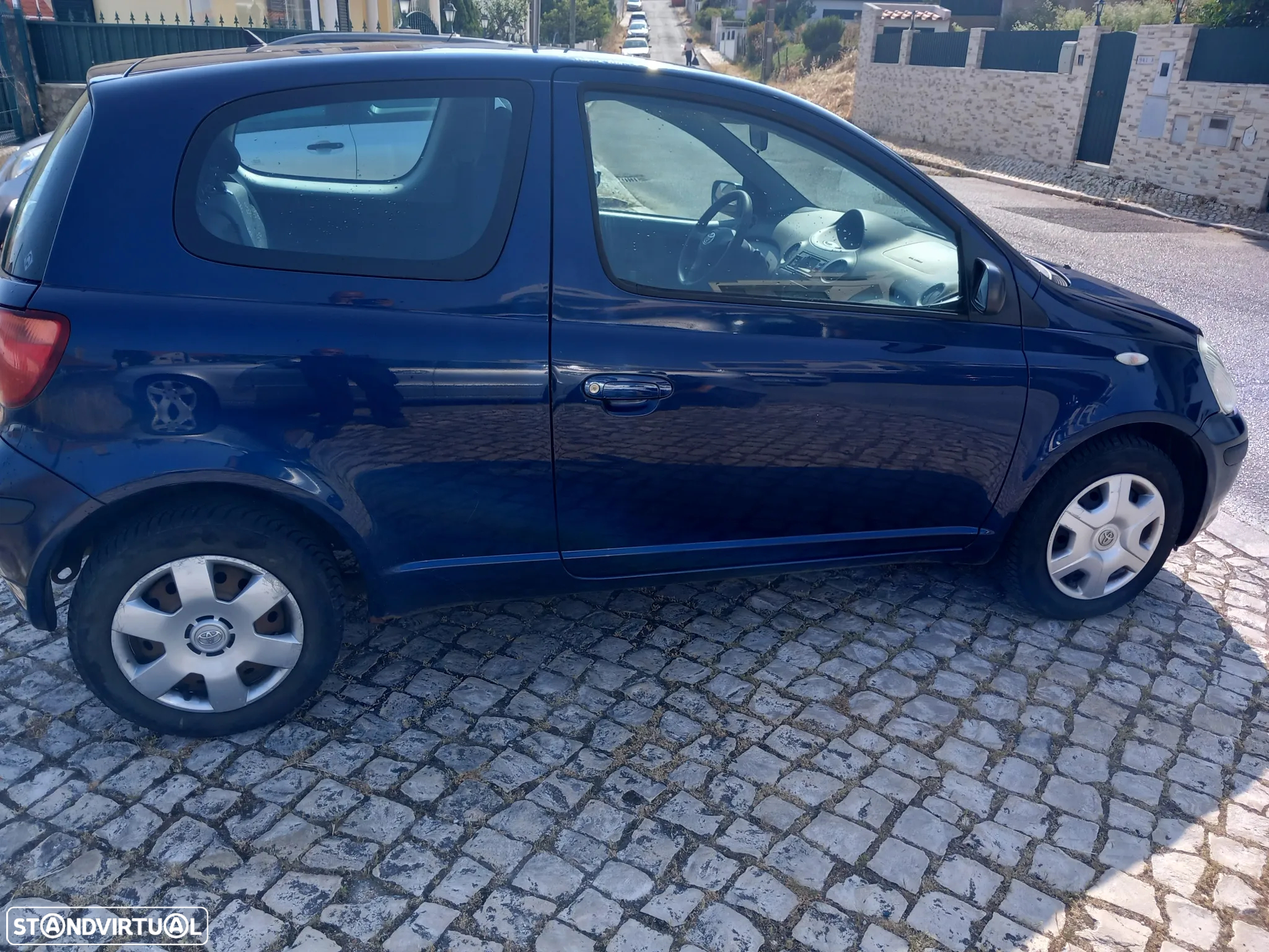Toyota Yaris 1.0 - 9