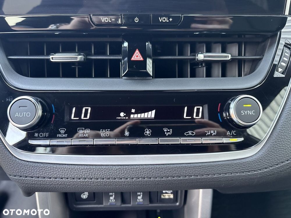 Toyota Corolla Cross 2.0 Hybrid Executive AWD - 24