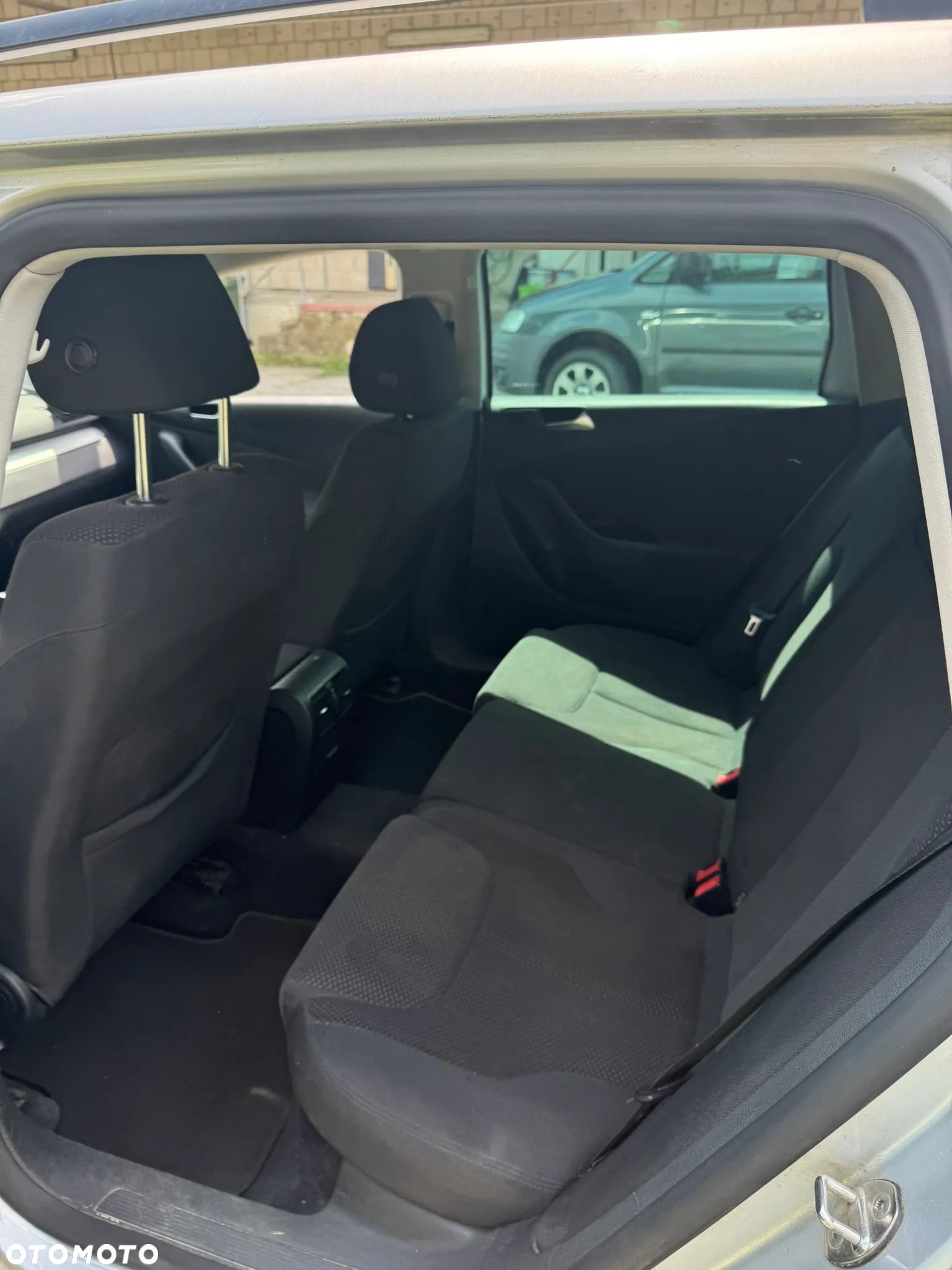 Volkswagen Passat - 13