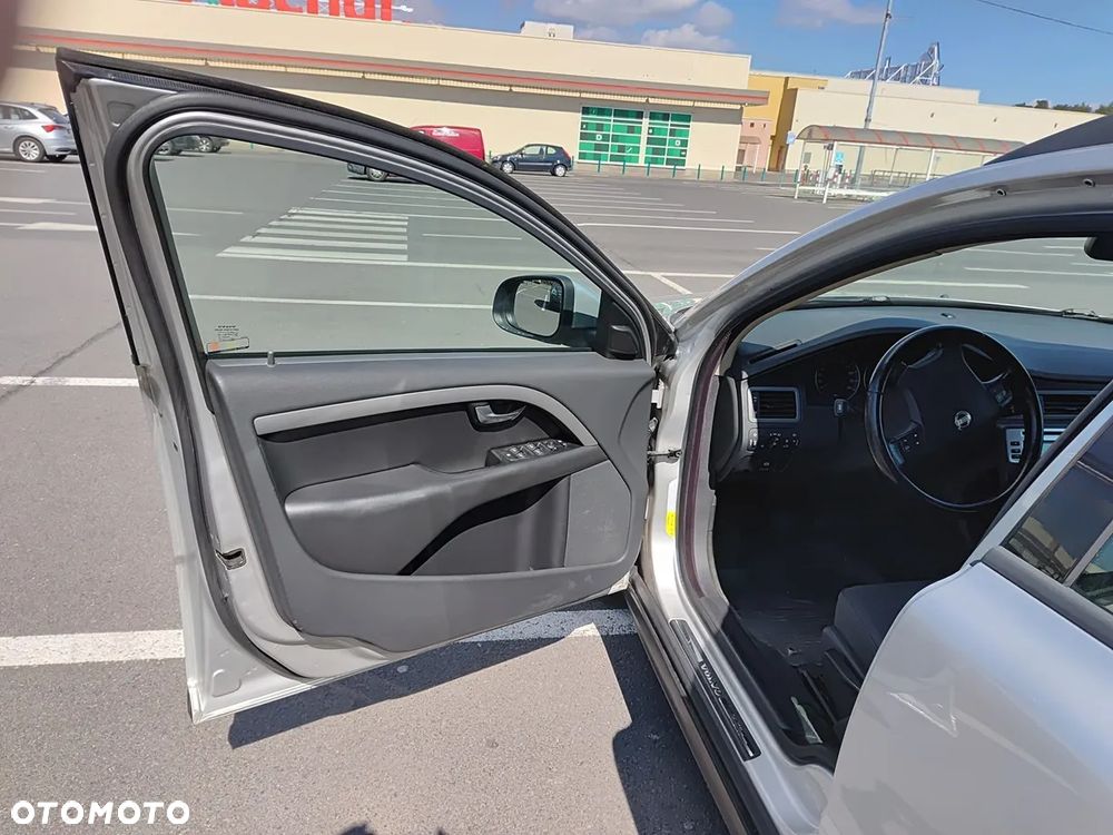 Volvo V70 2.0 Kinetic - 11