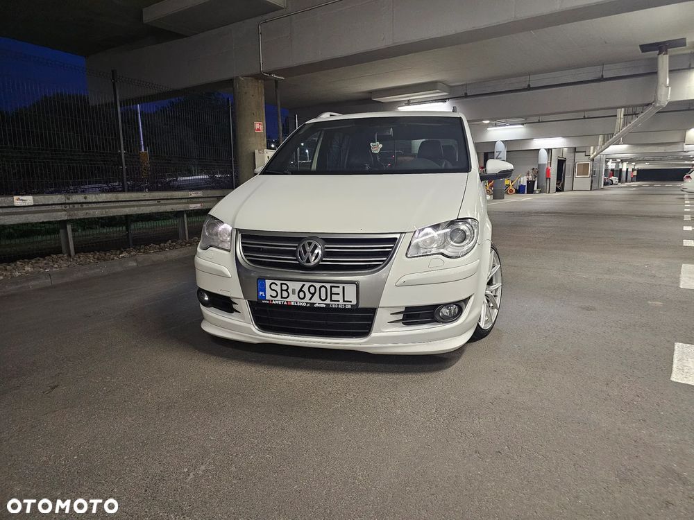 Volkswagen Touran - 4