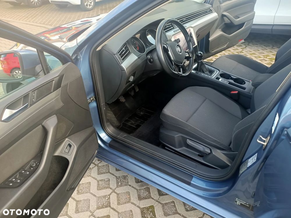 Volkswagen Passat 1.4 TSI BMT Trendline - 14