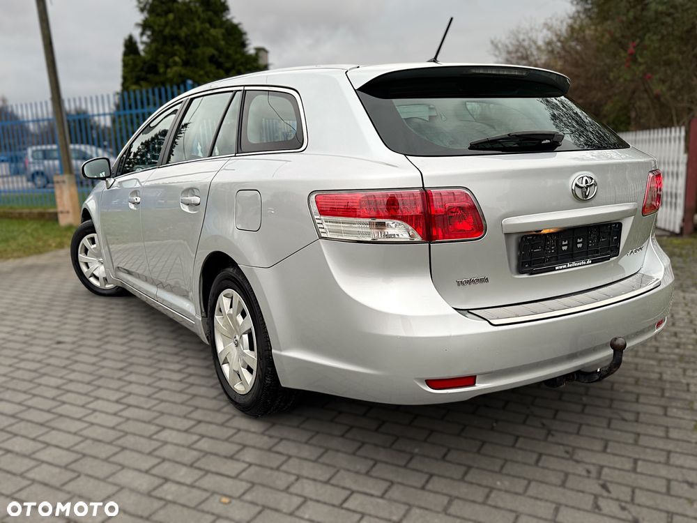 Toyota Avensis - 7