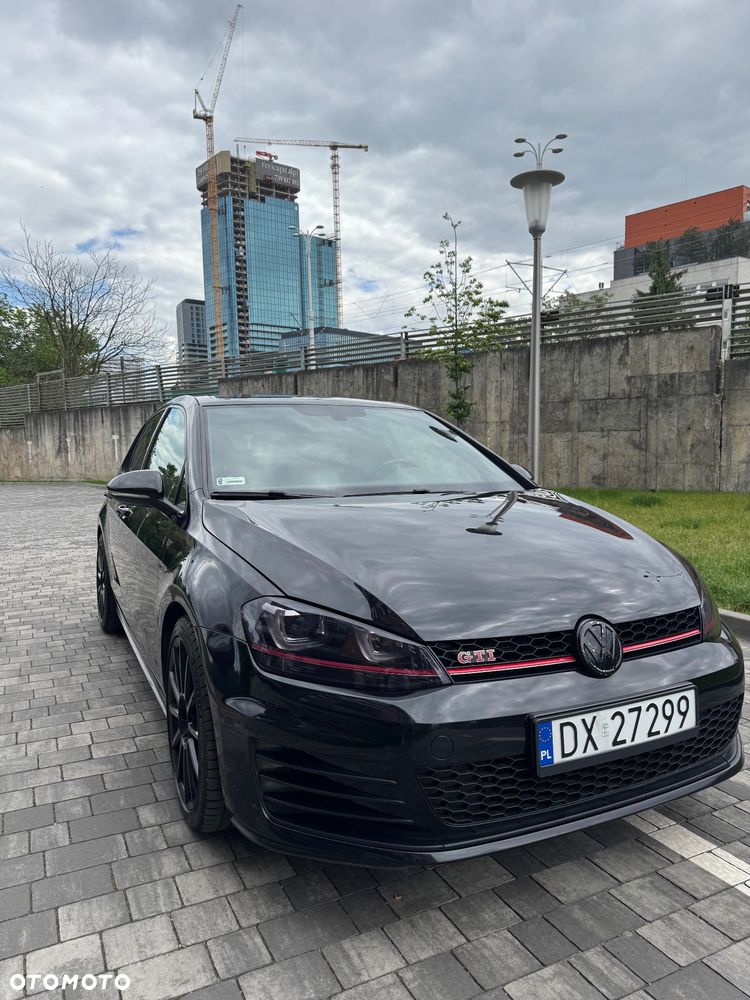 Volkswagen Golf - 5