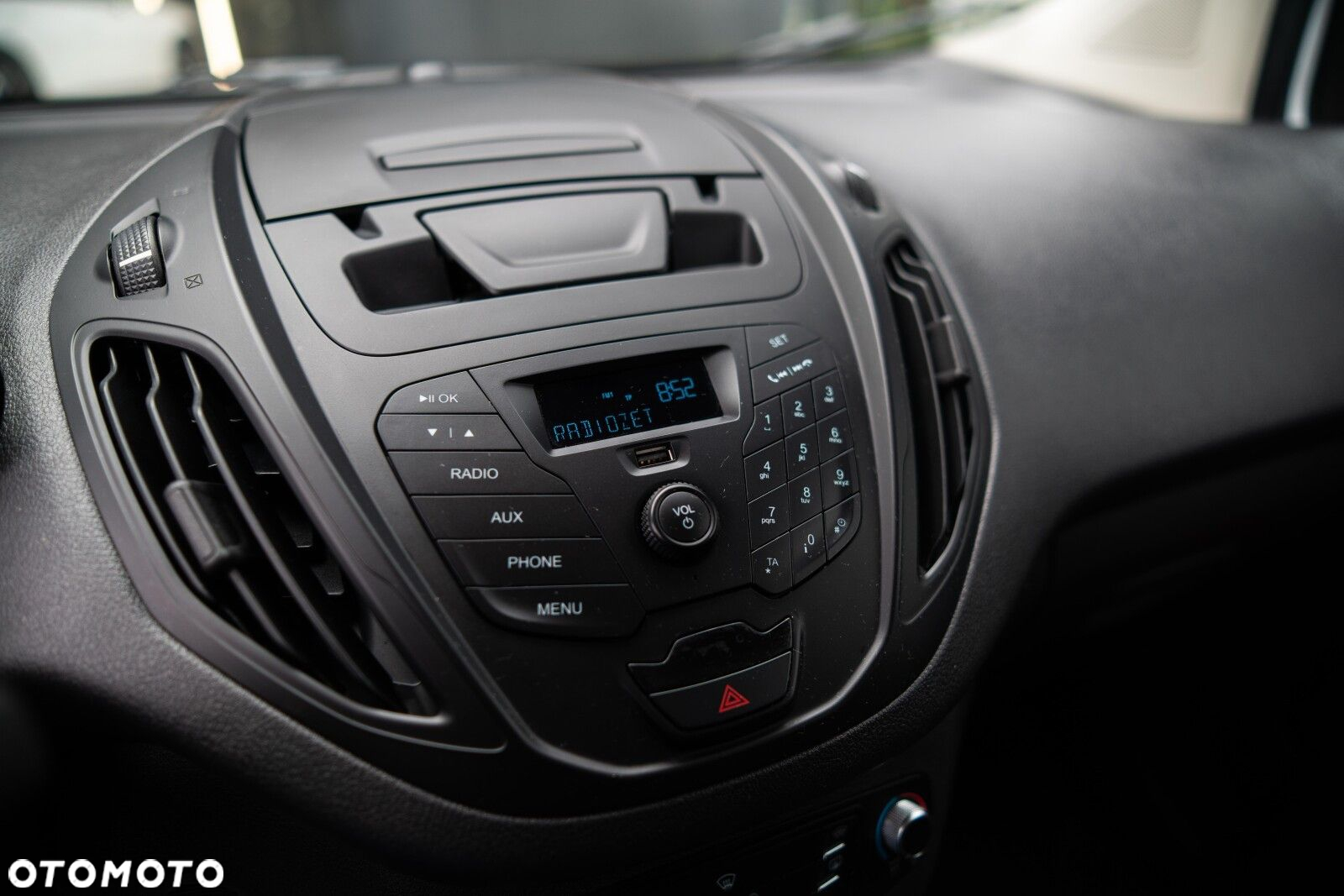 Ford transit-courier EcoBoost Trend - 11