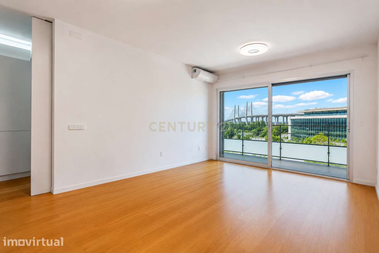 T2 com Vista, Varanda, Garagem no Parque das Nações Norte - Grande imagem: 2/23