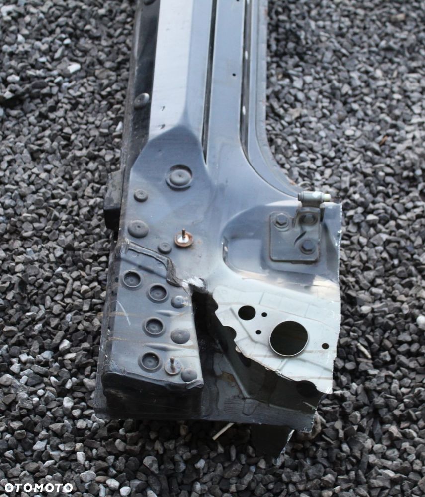 PRÓG CIĘTY PRAWY BMW E63 475 BLACK SAPPHIRE - 4