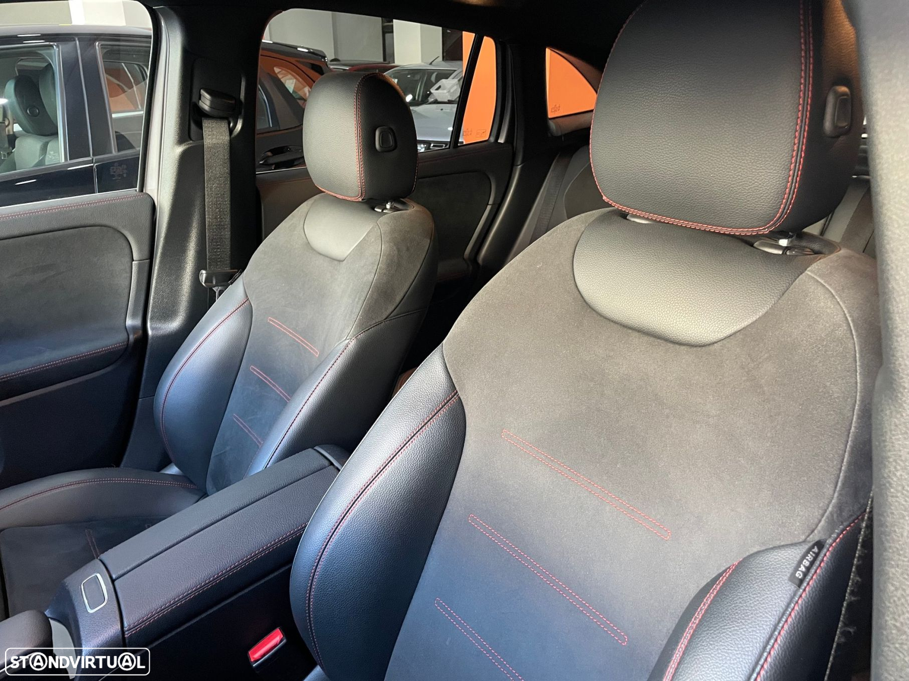 Mercedes-Benz GLA 180 d AMG Line - 8