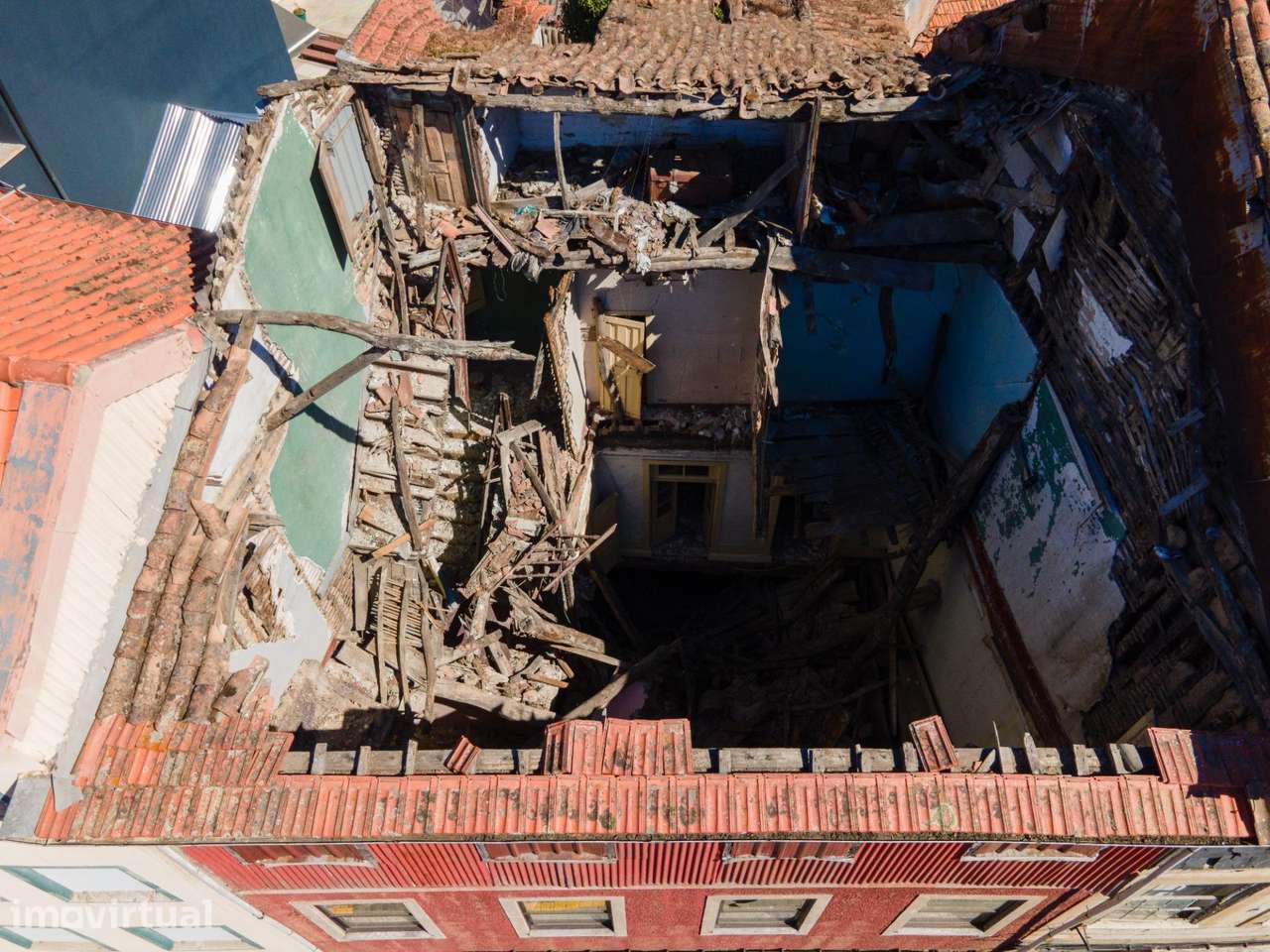 Prédio para Reconstrução no Centro Histórico de Lamego - Grande imagem: 4/18