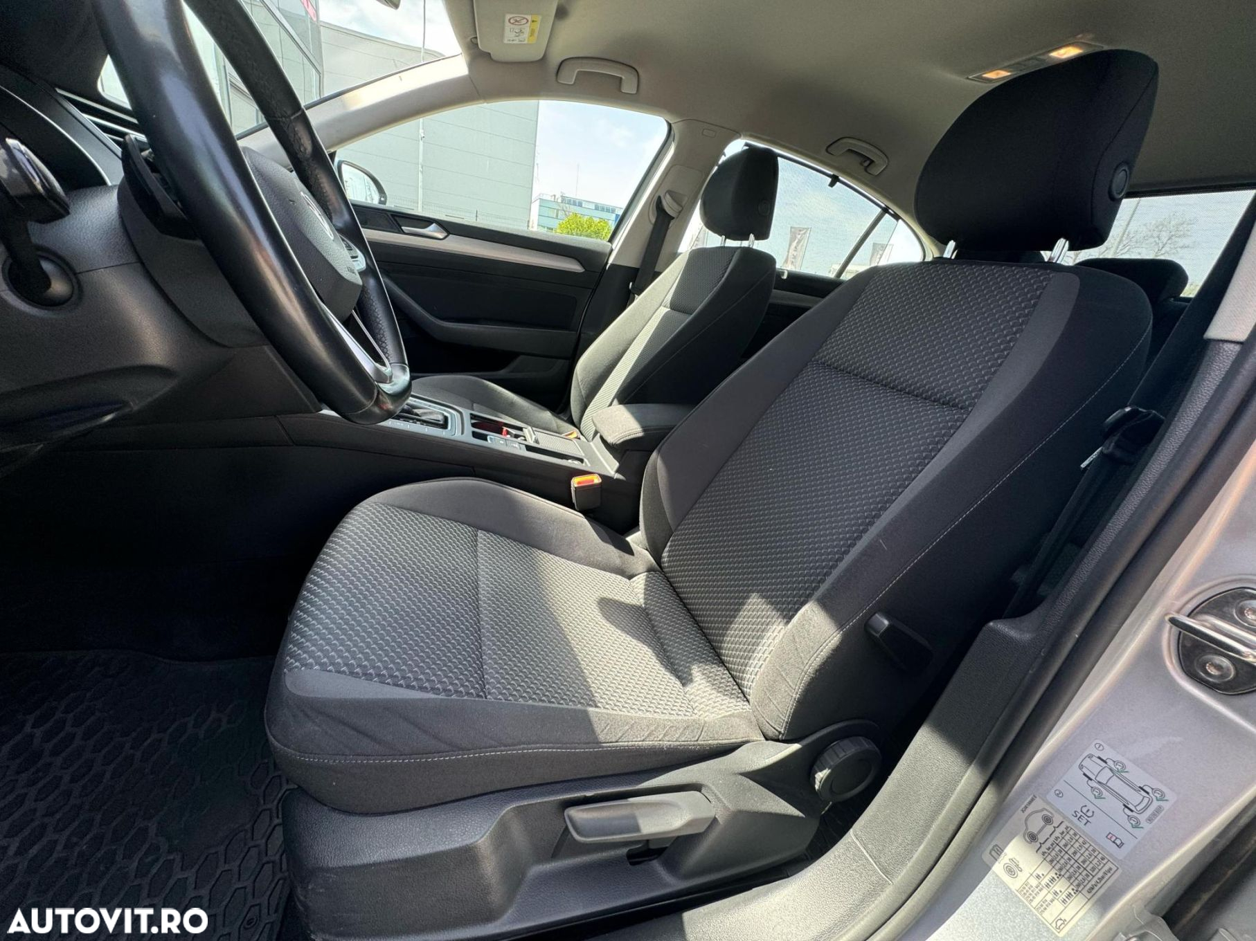 Volkswagen Passat 2.0 TDI DSG Advance - 11